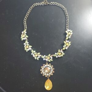 Elegant Gold and Green Necklace